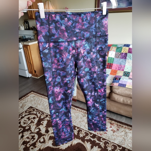 NWOT hit! Floral high waist Avia work out leggings - Picture 6 of 14